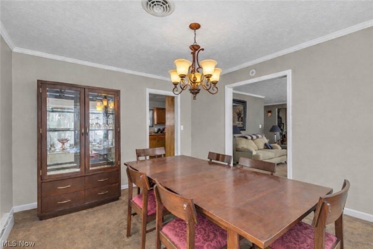 6624 Ronjoy Place, Youngstown, OH - Photo 8