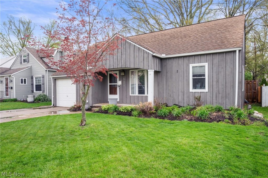 121 Beck Road, Avon Lake, OH