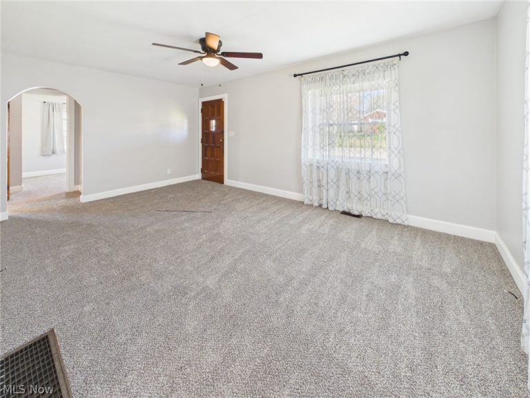 2702 Cleveland Avenue, Parkersburg, WV - Photo 2