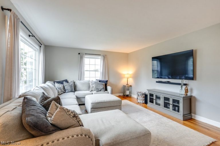 233 Kenilworth Drive, Akron, OH - Photo 4