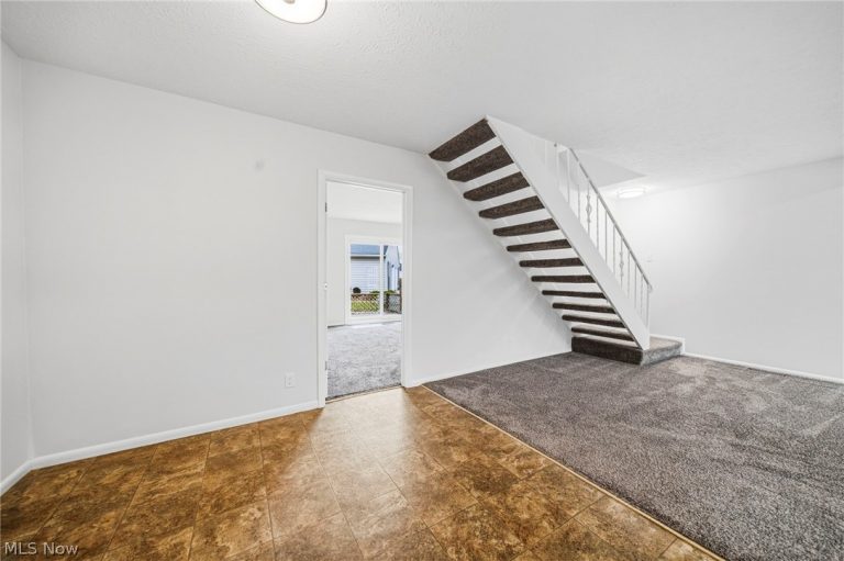 7982 Colonial Drive, Mentor, OH - Photo 6