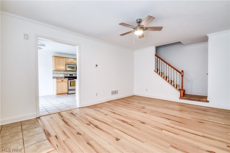 5542 Bretton Court #A, Willoughby, OH - Photo 3