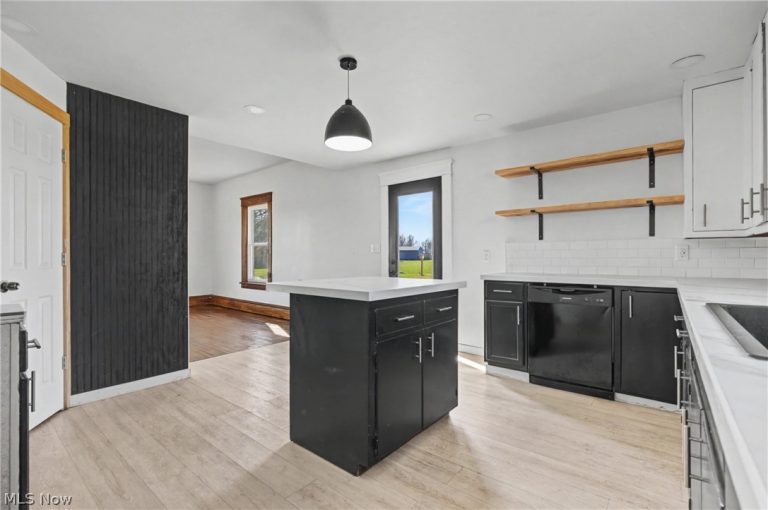 2775 Bandy Road, Alliance, OH - Photo 5