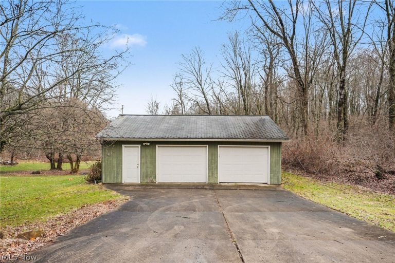 1511 Homestead Drive, East Liverpool, OH - Photo 2