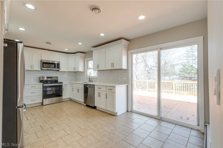 28755 Chardon Road, Willoughby Hills, OH - Photo 8
