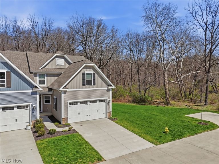 1581 Mud Brook Court, Akron, OH - Photo 2