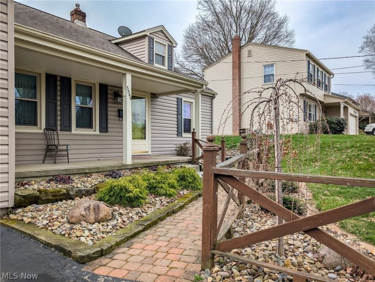 3049 Straley Lane, Youngstown, OH - Photo 3