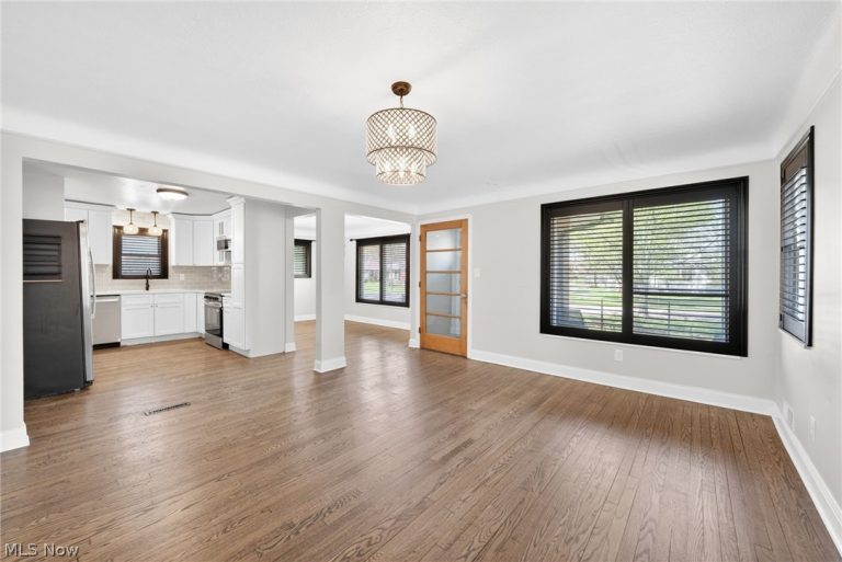 3105 155th Street, Cleveland, OH - Photo 3