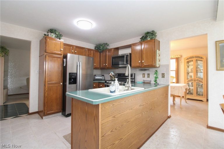 810 Kentwood Drive #3, Boardman, OH - Photo 6