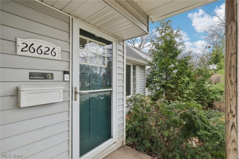 26626 Osborn Road, Bay Village, OH - Photo 2