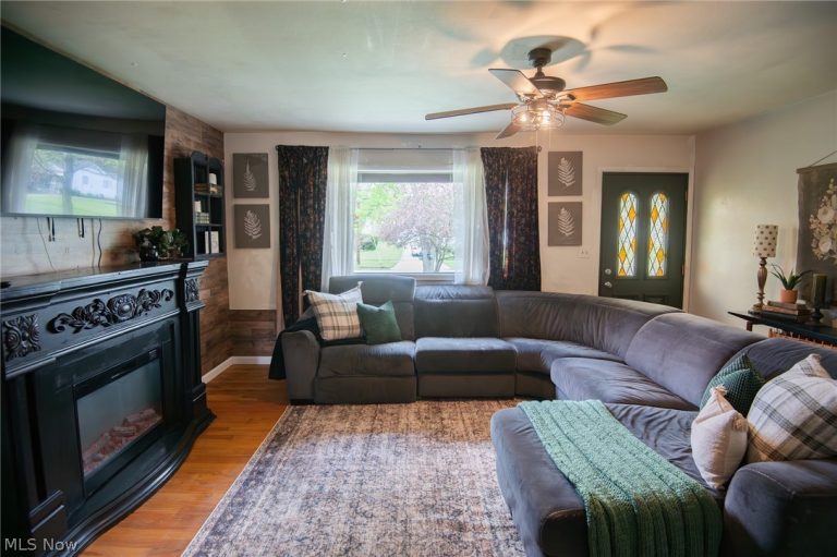 1514 Difford Drive, Niles, OH - Photo 6
