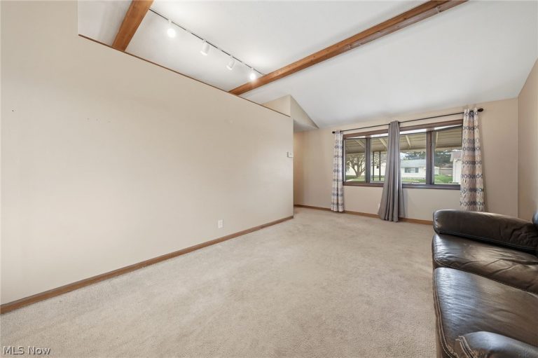 13442 Havendale Drive, Brook Park, OH - Photo 5