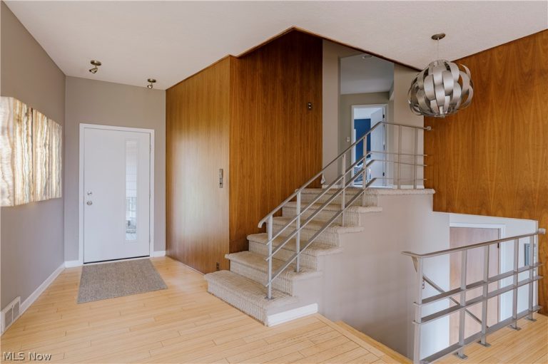 35 Skyline Drive, Moreland Hills, OH - Photo 6