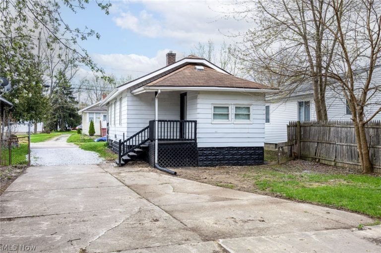 961 Wyley Avenue, Akron, OH - Photo 4