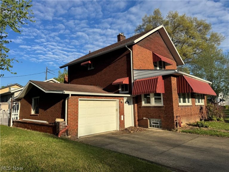 936 Main Street, Uhrichsville, OH - Photo 7