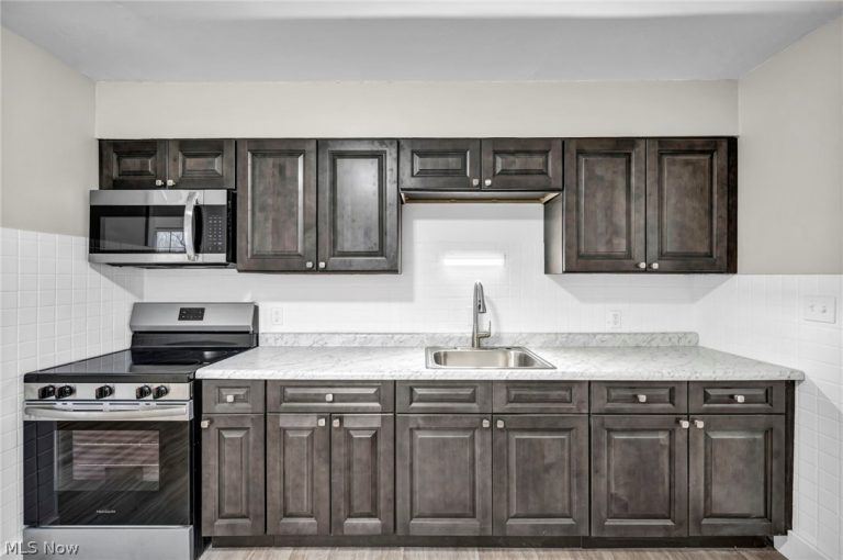 4882 Belle Meadow Road, Mentor, OH - Photo 3