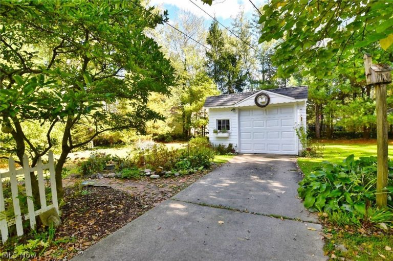 7381 Portage Street, Solon, OH - Photo 6