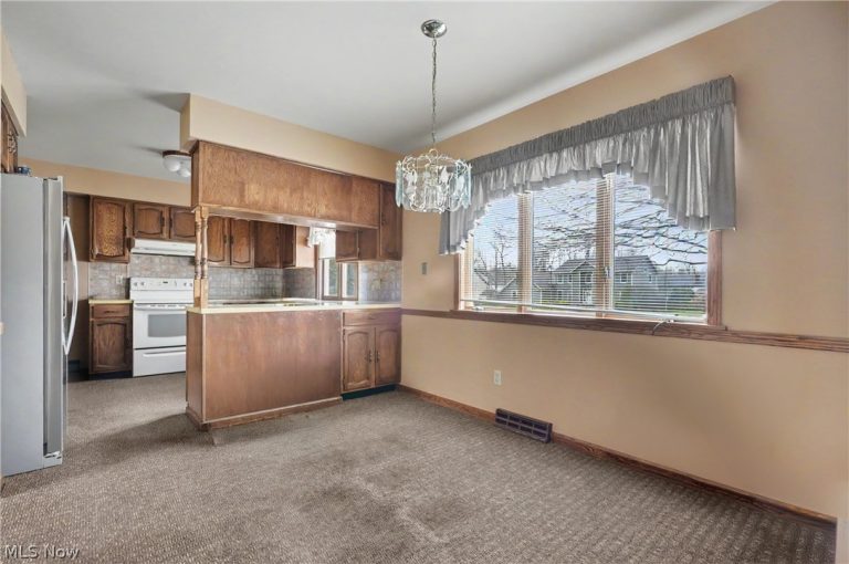 8625 Four Seasons Trail, Poland, OH - Photo 8