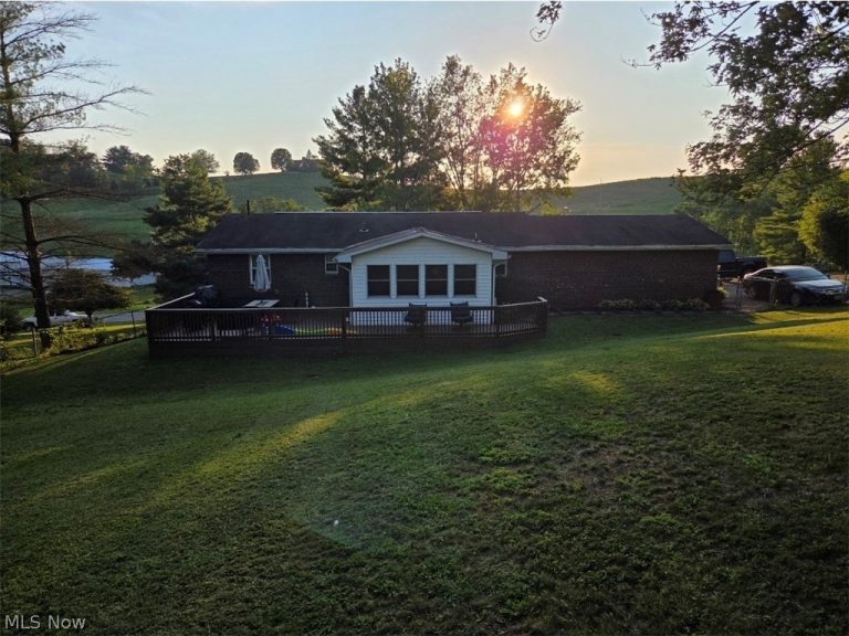 2030 Silver Globe Road, Marietta, OH - Photo 2