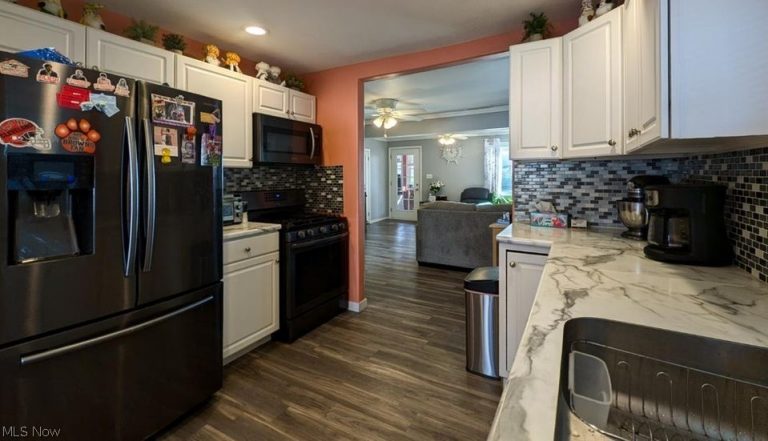 41 Poplar Street, Huron, OH - Photo 2