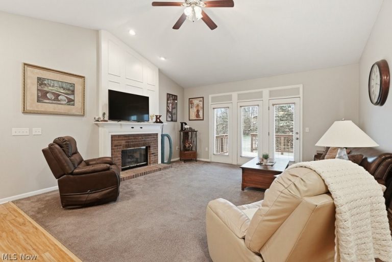 391 Stone Bridge Drive #34, Sagamore Hills, OH - Photo 2