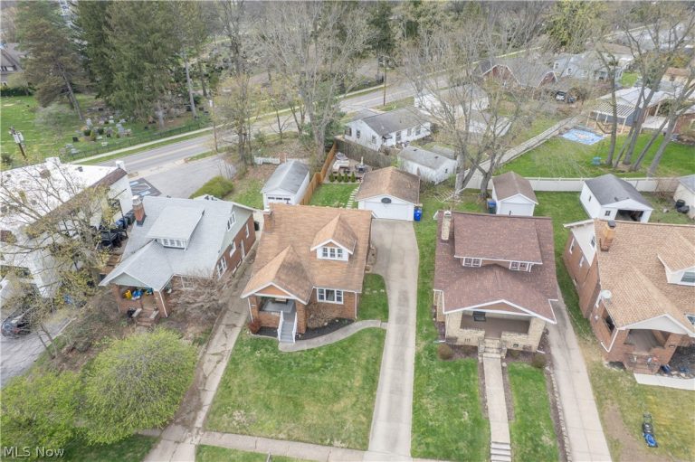 2416 4th Street, Cuyahoga Falls, OH - Photo 2