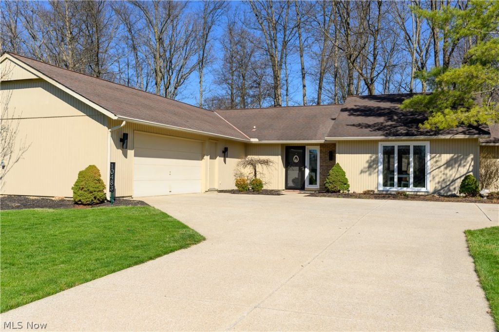 10483 Shale Brook Way, Strongsville, OH