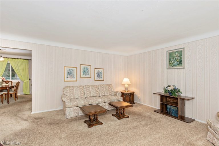 1272 Bonnie Lane, Mayfield Heights, OH - Photo 4
