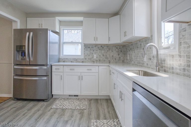 1639 Edgefield Road, Lyndhurst, OH - Photo 6