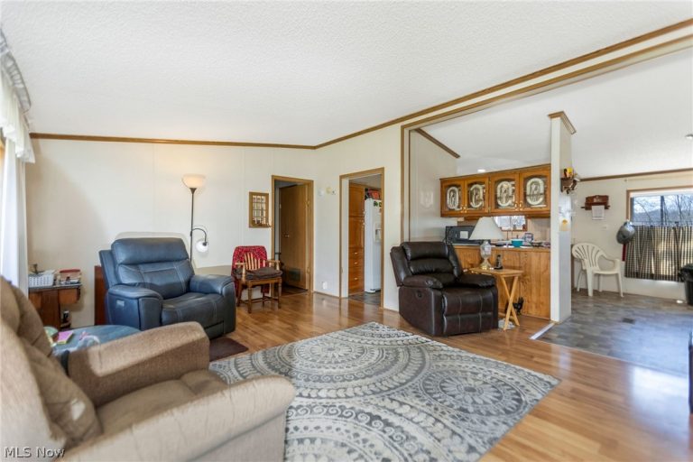4502 Clover Road, Cumberland, OH - Photo 6