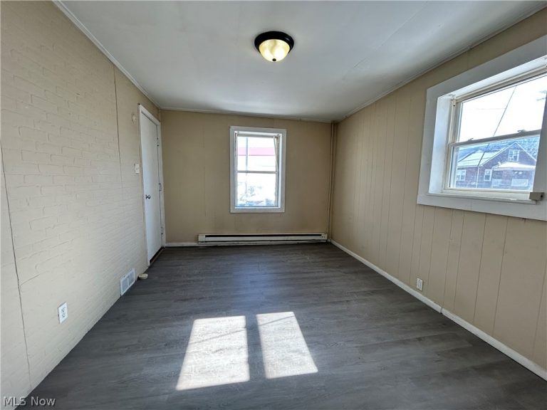 106 12th #Apt 1, Weirton, WV - Photo 6