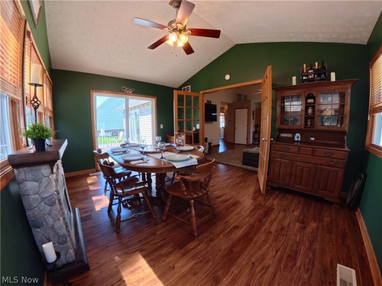 3160 Pondview Drive, Ravenna, OH - Photo 5