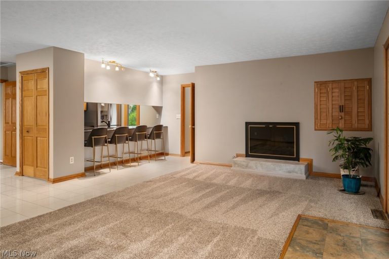 540 Crossbrook Drive, Berea, OH - Photo 2