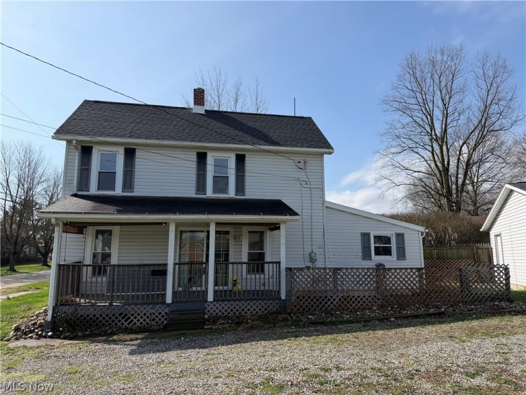 824 Goshen Avenue, New Philadelphia, OH, 44663