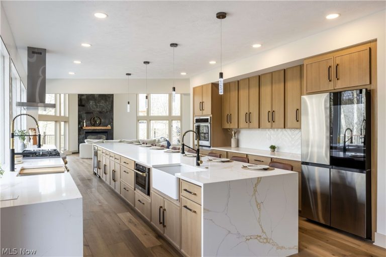6100 Loch Lomond Court, Solon, OH - Photo 6