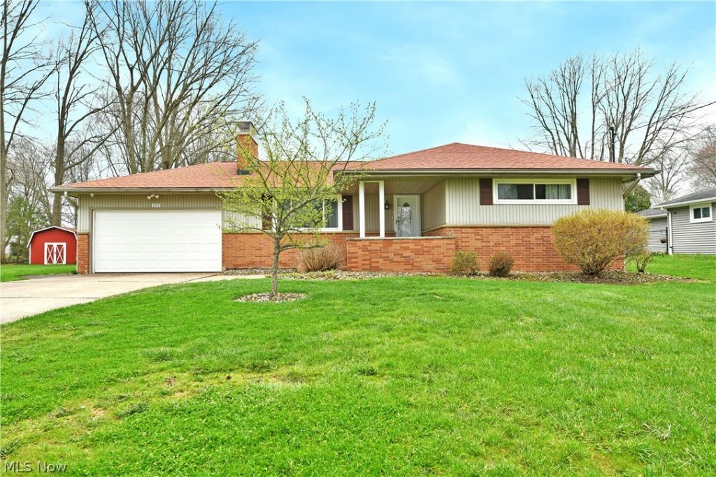225 Durst Drive, Warren, OH