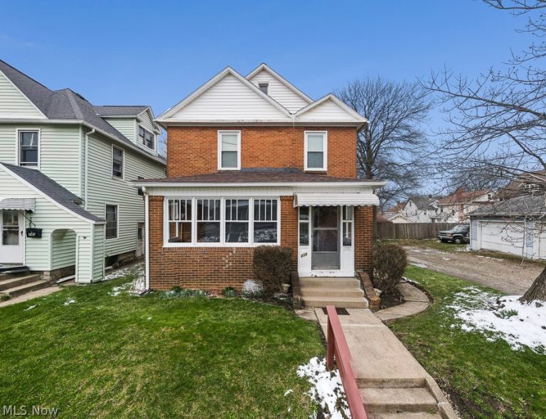 233 Cambridge Street, Alliance, OH - Photo 2