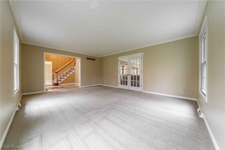 8233 Whispering Pines Drive, Novelty, OH - Photo 5