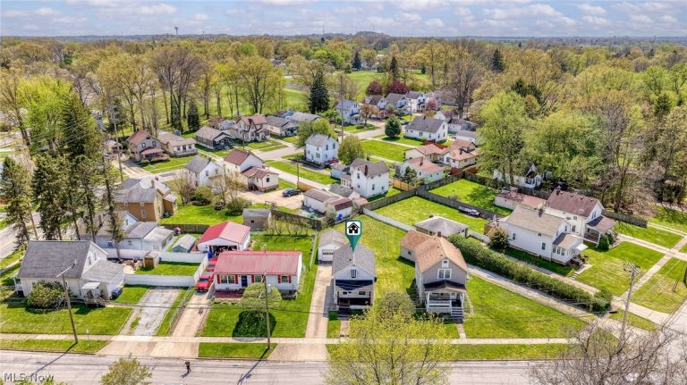 624 Broadway Street, Cuyahoga Falls, OH - Photo 3