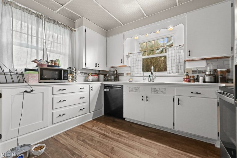 2616 Ridgewood Avenue, Alliance, OH - Photo 5