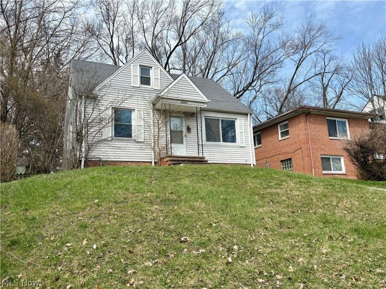 20803 Kenyon, Maple Heights, OH - Photo 2