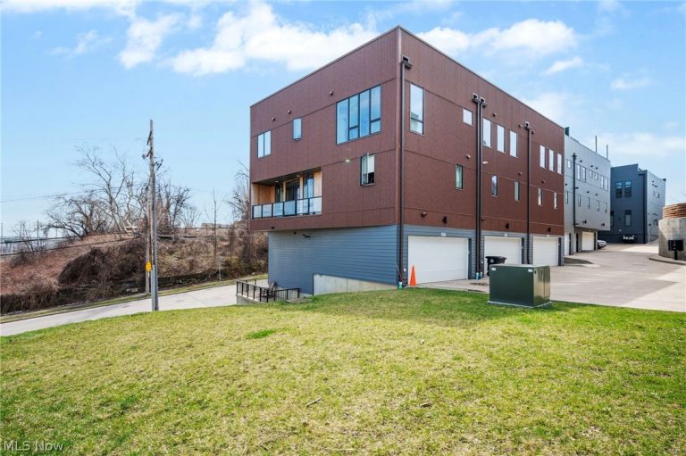 402 Jefferson Avenue, Cleveland, OH - Photo 3