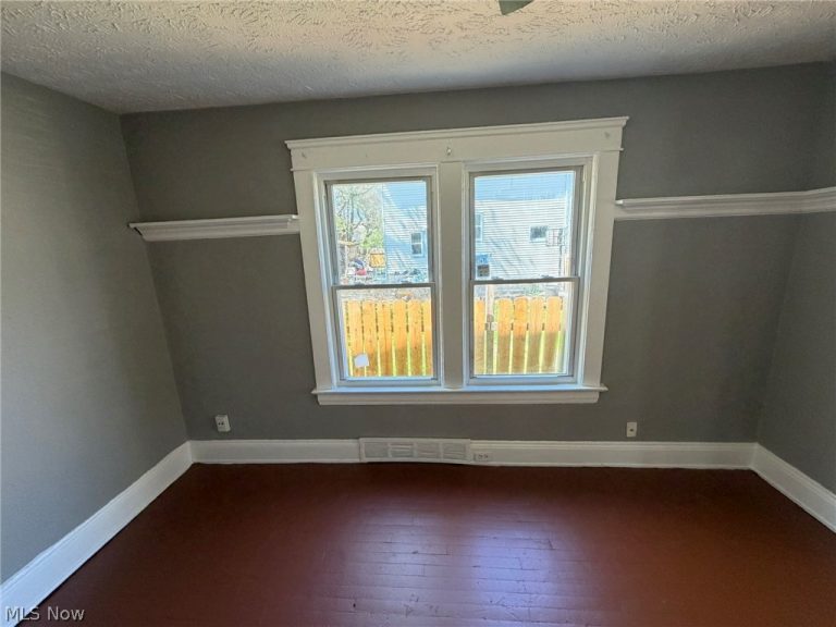 9902 Yale Avenue, Cleveland, OH - Photo 4