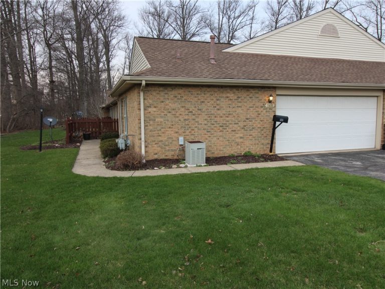 148 Bentley Drive, Elyria, OH - Photo 2