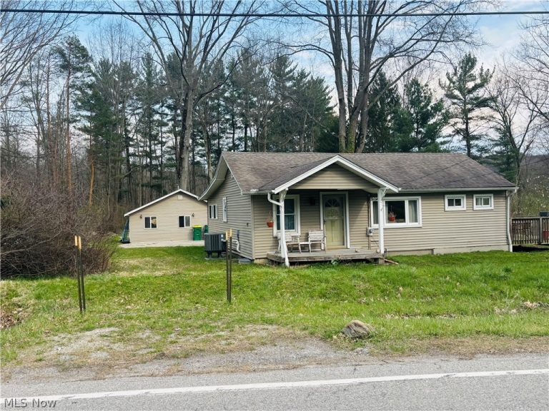 2841 River Road, Willoughby Hills, OH, 44094
