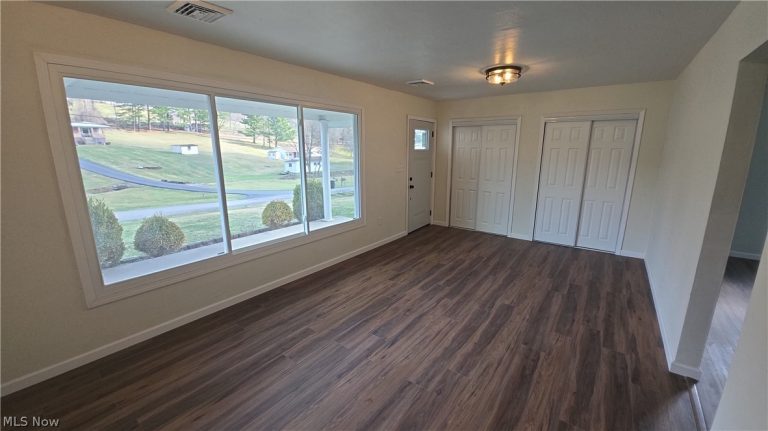 71598 Sunny Acres Drive, Martins Ferry, OH - Photo 6