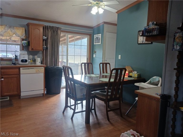 111 Everson Road, Belpre, OH - Photo 5