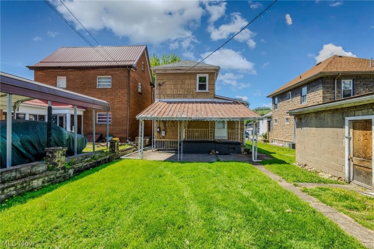 942 Virginia Avenue, Follansbee, WV - Photo 5