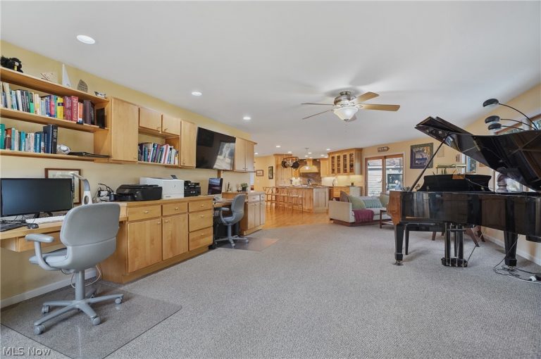 2822 Lakeland Parkway, Silver Lake, OH - Photo 8