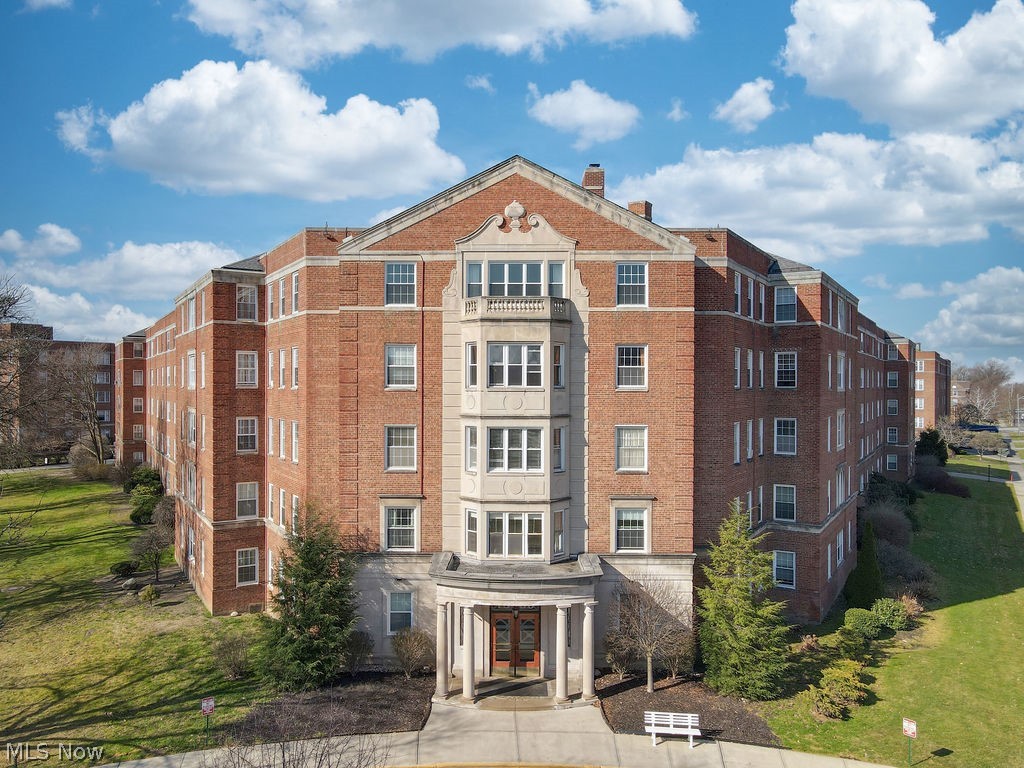 13800 Fairhill Road #203, Shaker Heights, OH